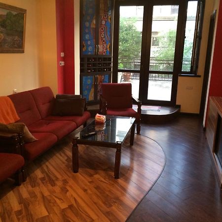 Yerevan Center Apartment 5A ภายนอก รูปภาพ