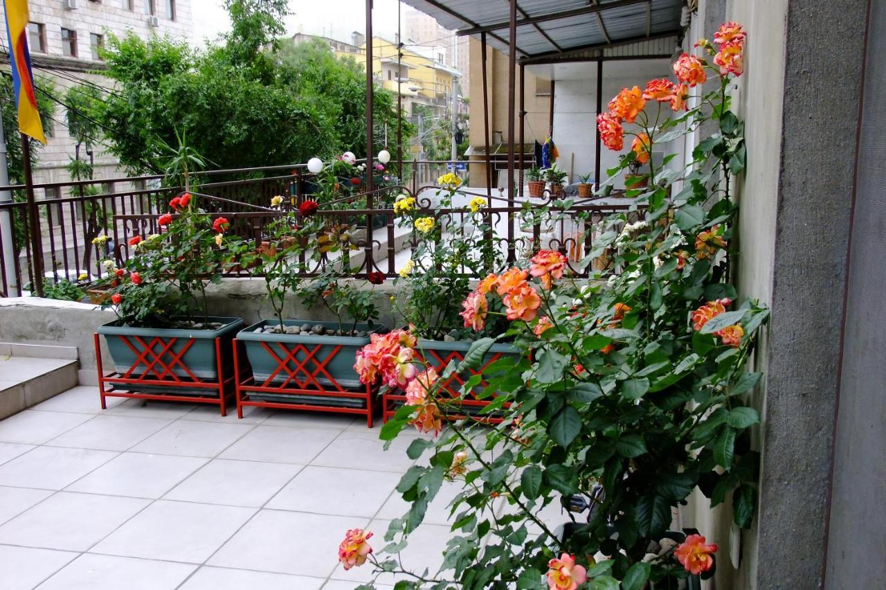 Yerevan Center Apartment 5A ภายนอก รูปภาพ