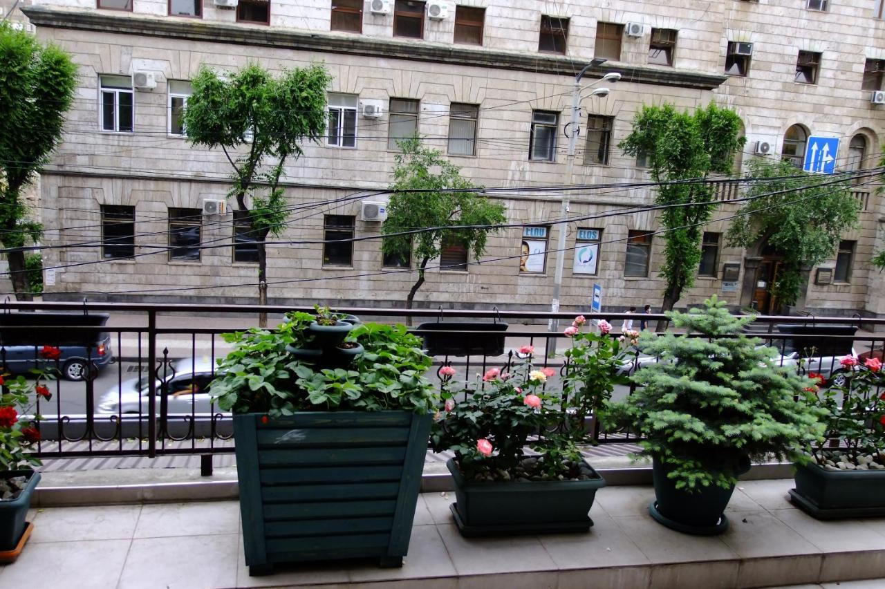 Yerevan Center Apartment 5A ภายนอก รูปภาพ