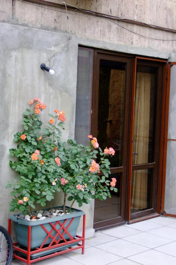 Yerevan Center Apartment 5A ภายนอก รูปภาพ