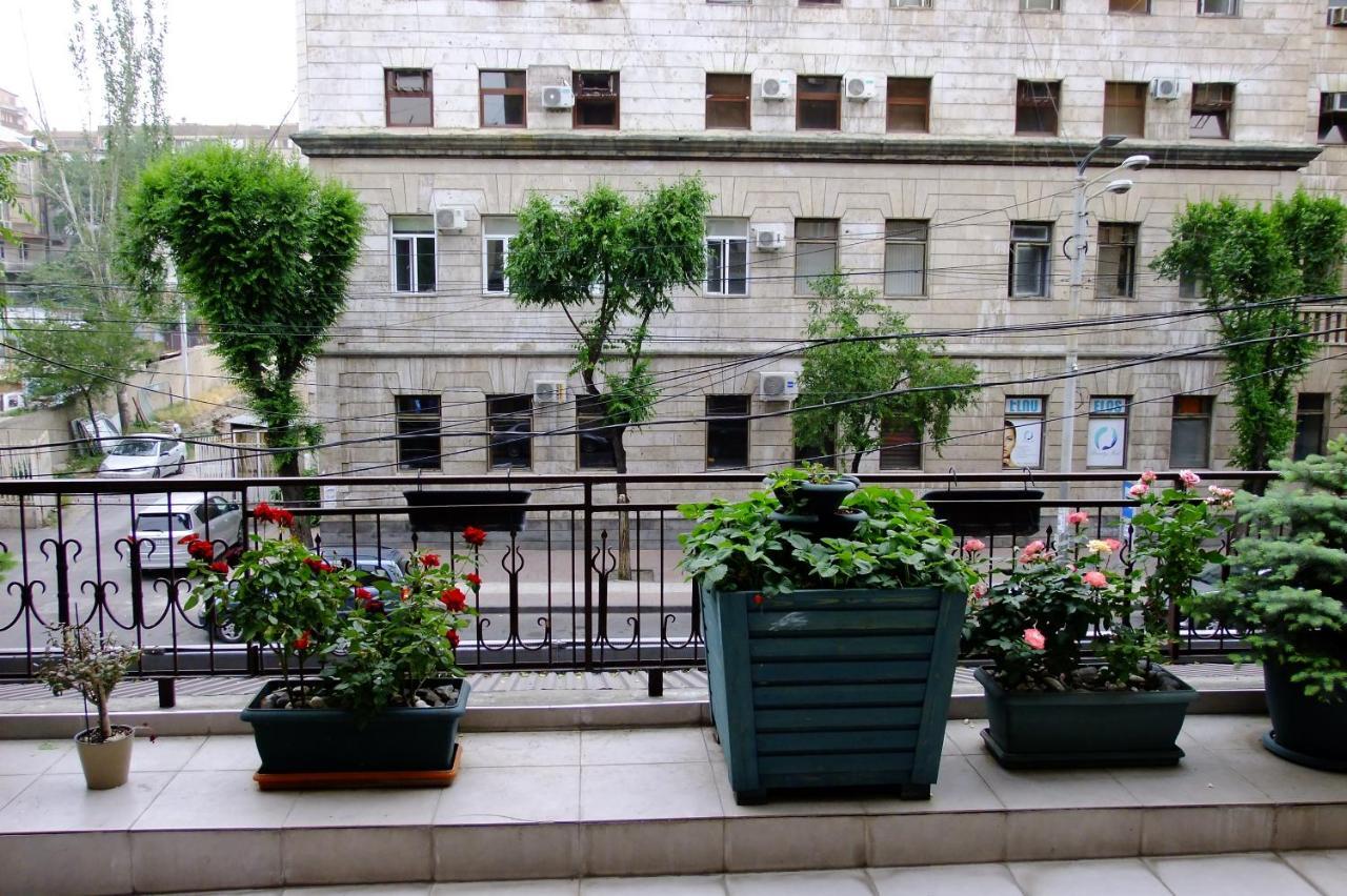 Yerevan Center Apartment 5A ภายนอก รูปภาพ