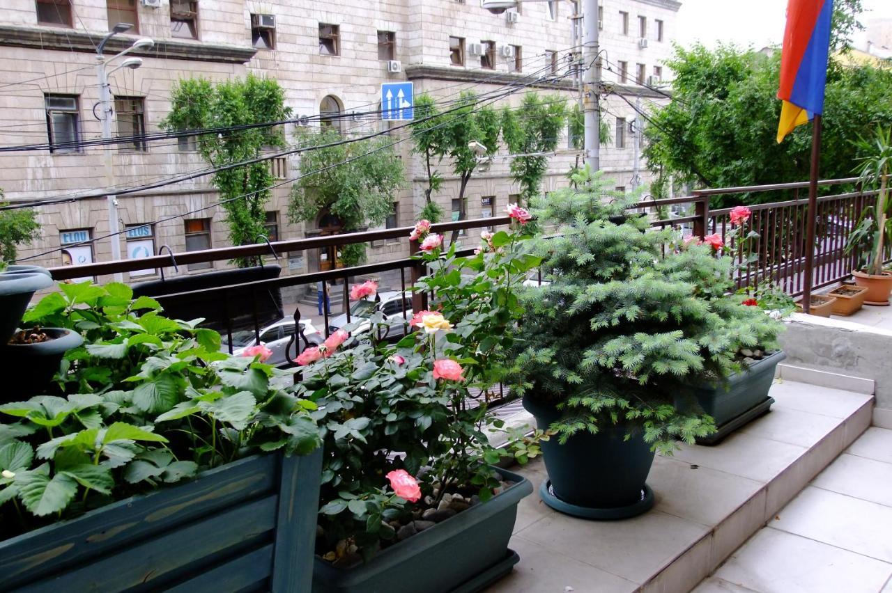Yerevan Center Apartment 5A ภายนอก รูปภาพ
