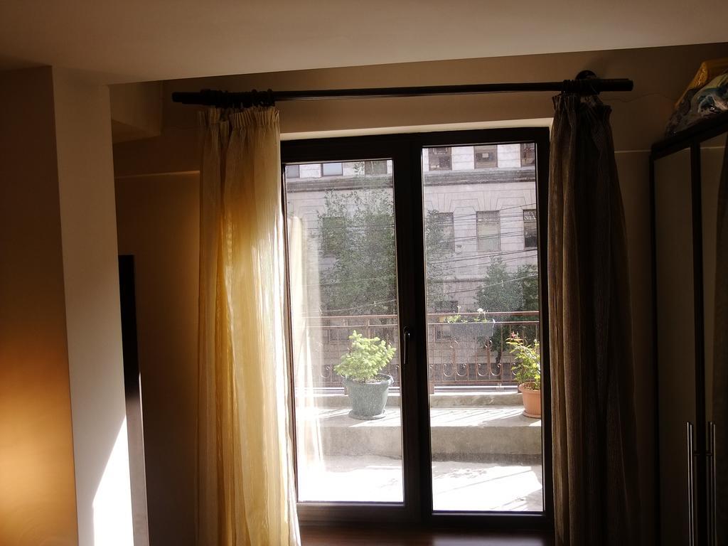 Yerevan Center Apartment 5A ภายนอก รูปภาพ
