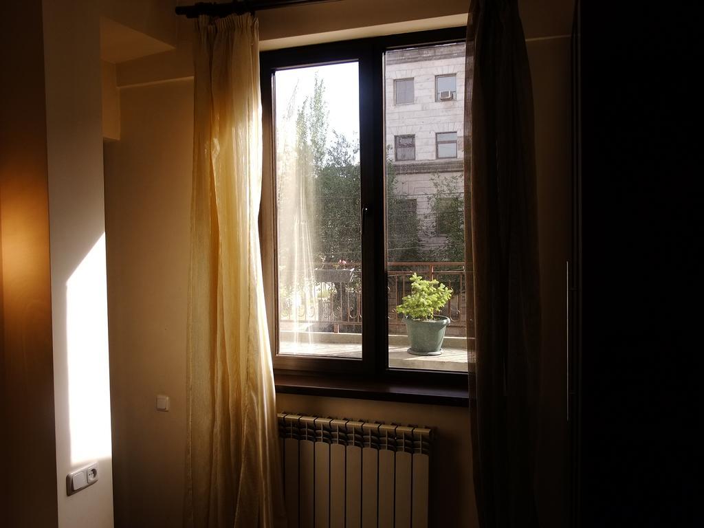 Yerevan Center Apartment 5A ภายนอก รูปภาพ