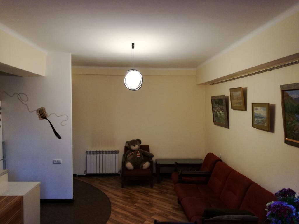 Yerevan Center Apartment 5A ภายนอก รูปภาพ