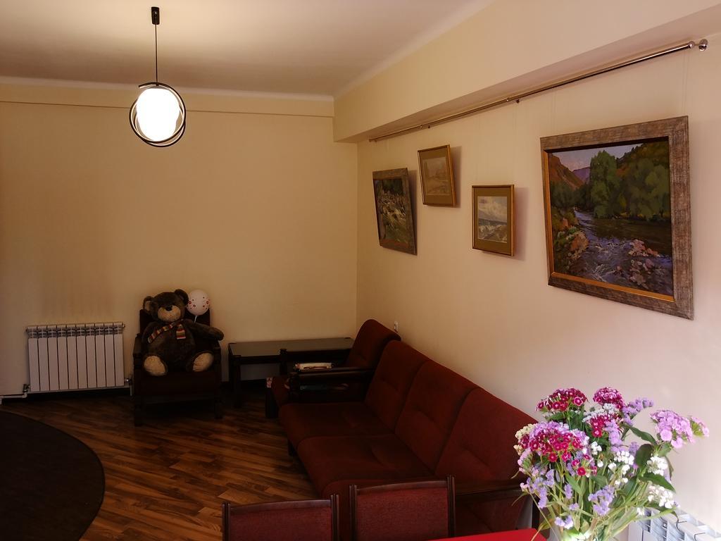 Yerevan Center Apartment 5A ภายนอก รูปภาพ
