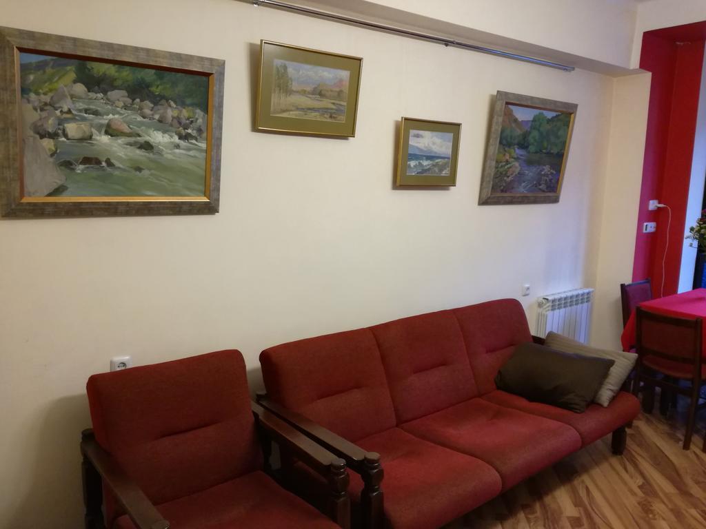 Yerevan Center Apartment 5A ภายนอก รูปภาพ